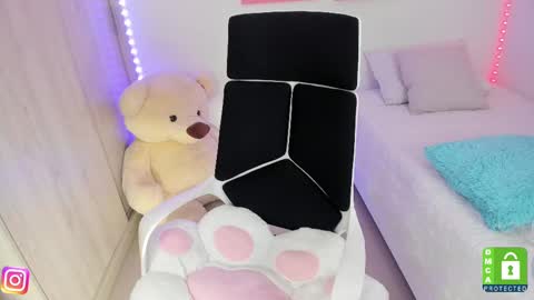 Snapshot of camila_ec2 chatting on 02/26/25, 12:16 C A M I online show from 02/26/25, 12:16