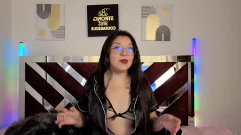 Snapshot of camila_eclipse chatting on 10/24/25, 01:18 camila_eclipse online show from 10/24/25, 01:18