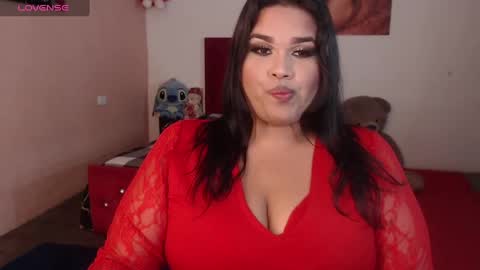 Snapshot of camila_fuenmayor chatting on 12/25/24, 05:16 online show from 12/25/24, 05:16