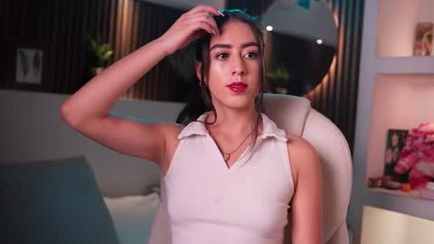 camila_martinez9 online show from 09/17/25, 11:34