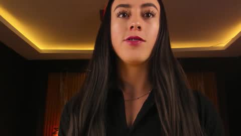 camila_martinez9 online show from 10/20/25, 11:43