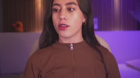 camila_martinez9 online show from 11/17/25, 11:27