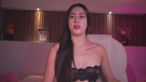 camila_martinez9 online show from 01/12/26, 11:37