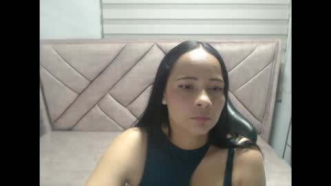 Snapshot of camila_vanegas_v chatting on 03/27/26, 09:03 Cami online show from 03/27/26, 09:03