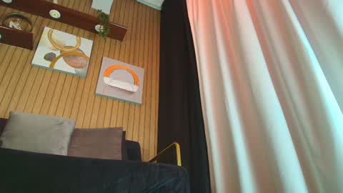    online show from 11/19/25, 08:58