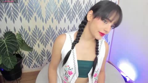Snapshot of camilaandrade_ chatting on 02/04/25, 11:38 Cami online show from 02/04/25, 11:38