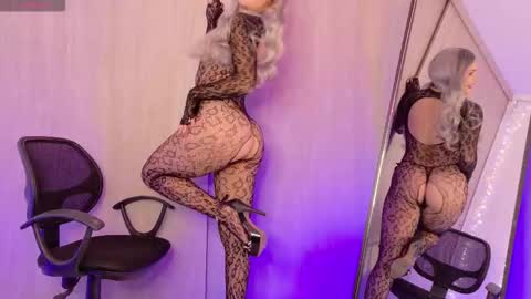 Snapshot of camilaandrade_ chatting on 01/19/26, 04:22 Cami online show from 01/19/26, 04:22