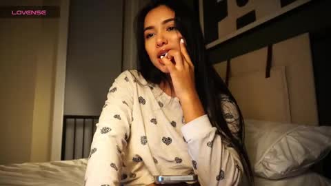 Camila online show from 01/21/25, 10:08