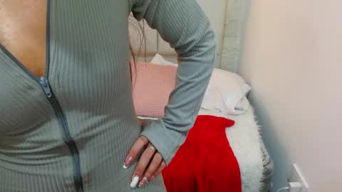 Snapshot of camilah_tk chatting on 05/16/26, 01:13 Cami online show from 05/16/26, 01:13