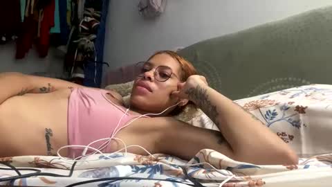 kira online show from 09/14/25, 06:40