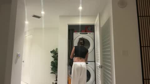 Snapshot of camiliakxoxo chatting on 02/12/26, 05:35 camiliakxoxo online show from 02/12/26, 05:35