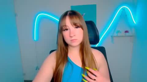 Snapshot of camilla_body chatting on 05/21/26, 05:53 Camilla online show from 05/21/26, 05:53