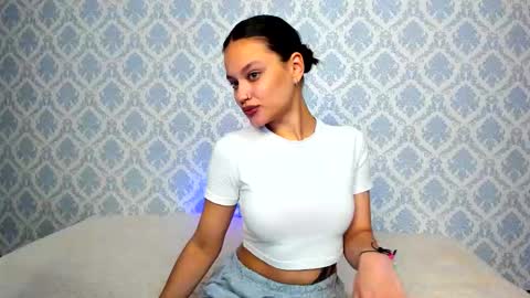 Snapshot of camilla_williamsss chatting on 10/08/25, 10:07 camilla_williamsss online show from 10/08/25, 10:07