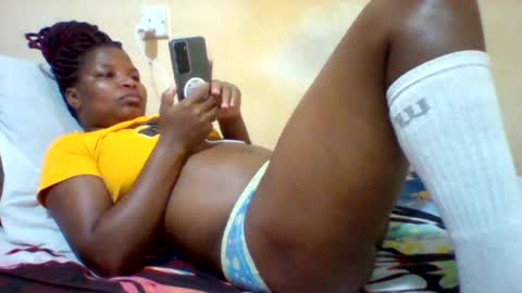 Snapshot of camillah_sweet chatting on 07/17/26, 06:57 camillah_sweet online show from 07/17/26, 06:57