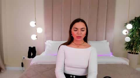 Snapshot of camillalarson chatting on 02/24/25, 03:02 Camilla online show from 02/24/25, 03:02