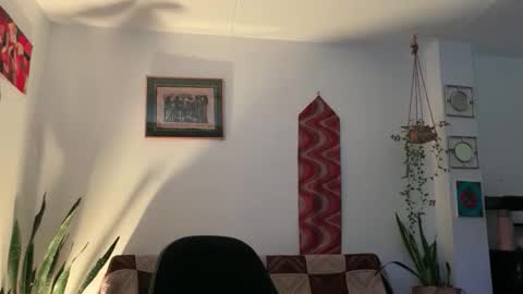 Snapshot of camille_delrey chatting on 05/08/26, 10:59 Camille online show from 05/08/26, 10:59