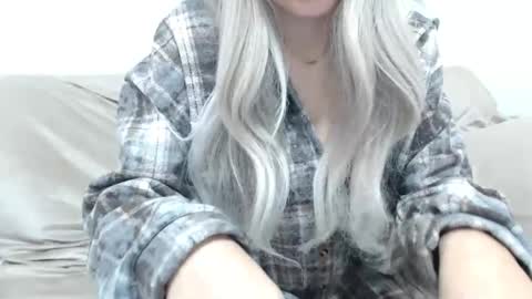 CamilleBunny online show from 12/22/25, 04:31