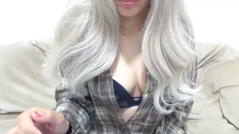 Snapshot of camillebunny chatting on 04/23/26, 02:35 CamilleBunny online show from 04/23/26, 02:35