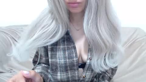 Snapshot of camillebunny chatting on 05/15/26, 01:56 CamilleBunny online show from 05/15/26, 01:56