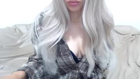 Snapshot of camillebunny chatting on 05/27/26, 01:02 CamilleBunny online show from 05/27/26, 01:02