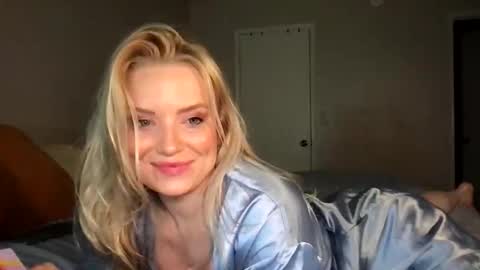 camilleclairexo online show from 05/05/26, 06:10