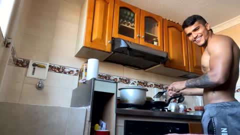 camilo_contre21 online show from 01/29/25, 09:39