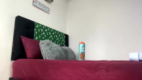 camilo_contre21 online show from 12/17/25, 08:15