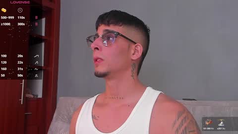   INDEPENDENT MODEL online show from 12/25/24, 09:54