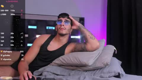   INDEPENDENT MODEL online show from 02/26/25, 09:42