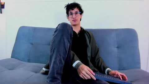 Snapshot of camilo_stark chatting on 06/04/26, 03:12 Camilo online show from 06/04/26, 03:12