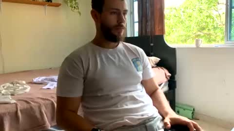 Snapshot of camiloex chatting on 02/06/25, 09:38 Camilo online show from 02/06/25, 09:38