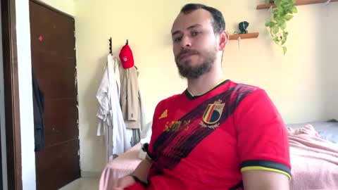 Snapshot of camiloex chatting on 02/08/25, 09:25 Camilo online show from 02/08/25, 09:25