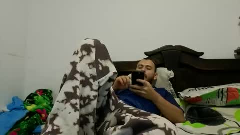 Snapshot of camiloex chatting on 10/20/25, 07:03 Camilo online show from 10/20/25, 07:03