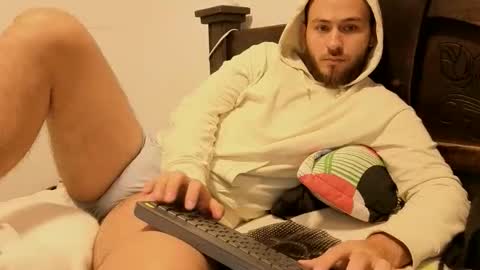 Snapshot of camiloex chatting on 10/27/25, 08:57 Camilo online show from 10/27/25, 08:57