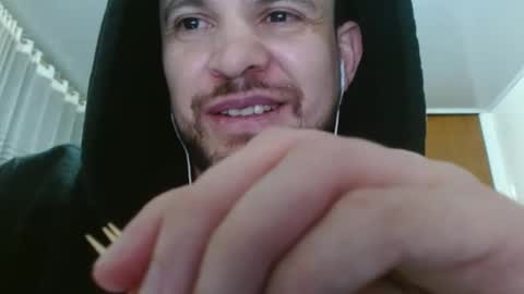 Snapshot of camiloking17 chatting on 12/04/24, 04:54 camilo online show from 12/04/24, 04:54