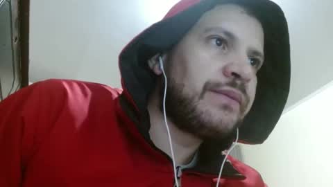 Snapshot of camiloking17 chatting on 01/25/25, 11:44 camilo online show from 01/25/25, 11:44