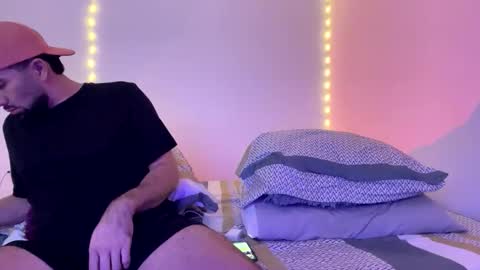 camilor_30 online show from 12/18/25, 02:17