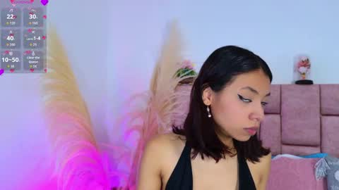 Snapshot of camiluxe chatting on 12/18/25, 08:59 camiluxe online show from 12/18/25, 08:59