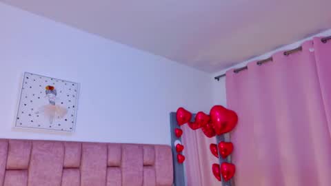 Snapshot of camiluxe chatting on 02/14/26, 08:27 camiluxe online show from 02/14/26, 08:27