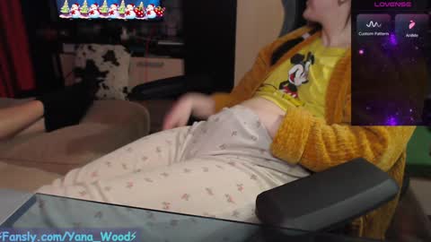 Snapshot of camkitana01 chatting on 01/28/25, 05:24 Kitana online show from 01/28/25, 05:24