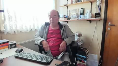 Snapshot of cammee chatting on 02/02/25, 12:02 Cammee online show from 02/02/25, 12:02