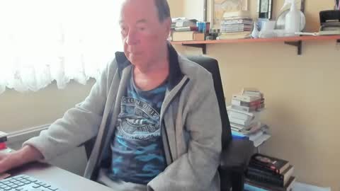 Snapshot of cammee chatting on 03/12/25, 08:41 Cammee online show from 03/12/25, 08:41