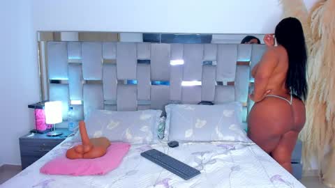 Snapshot of cammiila chatting on 04/25/26, 02:58 Camila online show from 04/25/26, 02:58