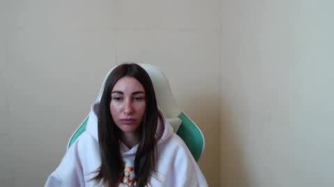 cammila horn online show from 10/26/25, 05:52