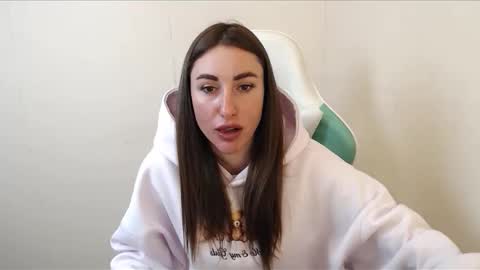 cammila horn online show from 10/31/25, 12:17