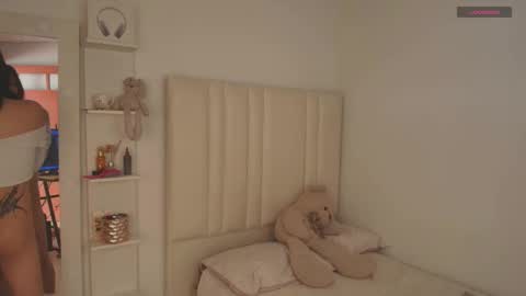 Laura Camila online show from 02/26/26, 07:35