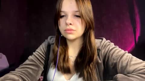Vicky online show from 09/26/25, 02:21
