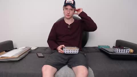 Cam online show from 10/17/25, 09:12