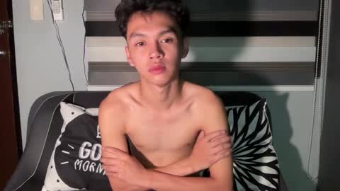 Snapshot of camwithethan chatting on 10/13/25, 05:02 Ethan online show from 10/13/25, 05:02