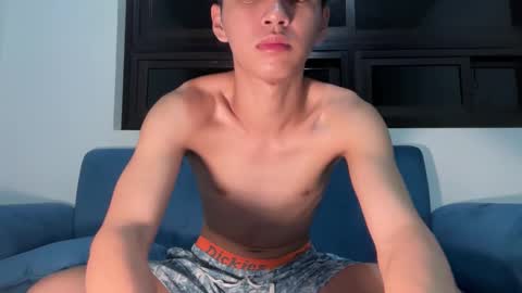 Snapshot of camwithethan chatting on 10/25/25, 06:02 Ethan online show from 10/25/25, 06:02